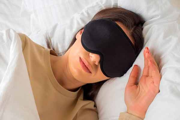Зачем нужна маска для сна: показания и противопоказания, материалы