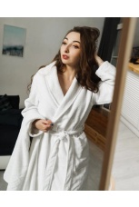 Махровый халат белый с вышивкой &quot;Любимая&quot;