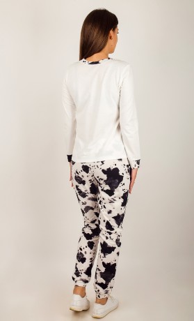 Костюм женский белый с коровой (брюки)