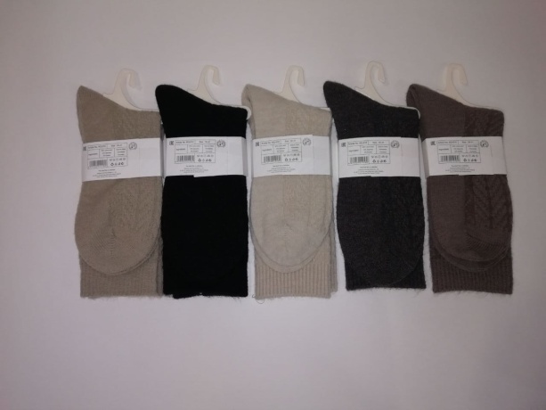 Женские носки высокие из шерсти с узорами