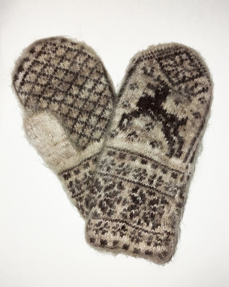 перчатки длинные зеленые. варежки. саамские вязаные рукавицы,. варежки материал. варежки для детей.