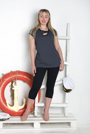 Костюм женский черный футболка и бриджи