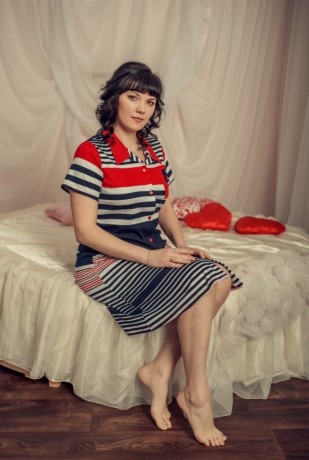 Халат женский удлиненный с воротником в яркую полоску на пуговицах