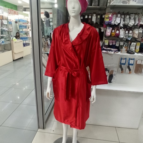 Атласный красный халат с вышивкой "Наталья"