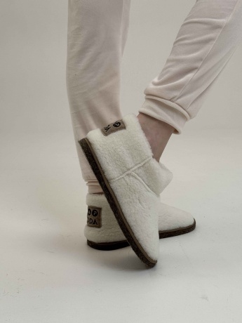 Женские угги из овечьей шерсти на войлочной подошве