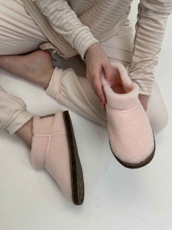 Женские угги из овечьей шерсти на войлочной подошве