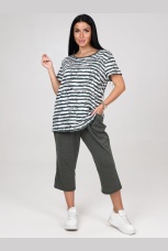 Костюм женский серый в полоску с  бриджами