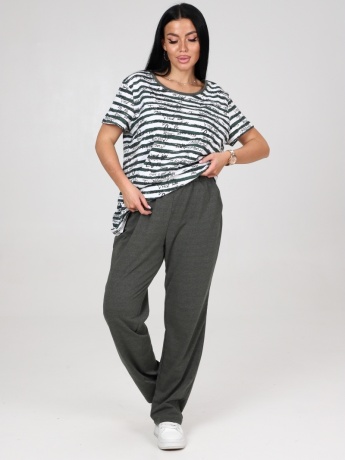 Костюм женский серый в полоску с брюками