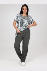 Костюм женский серый в полоску с брюками