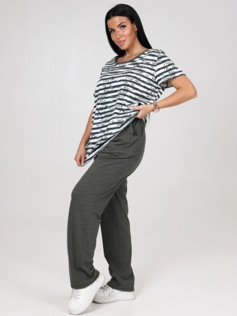 Костюм женский серый в полоску с брюками