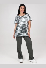 Костюм женский серый в полоску с брюками