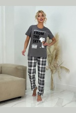 Женская пижама серая, брюки в клетку