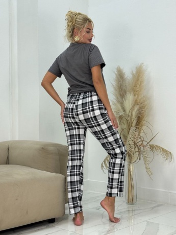 Женская пижама серая, брюки в клетку