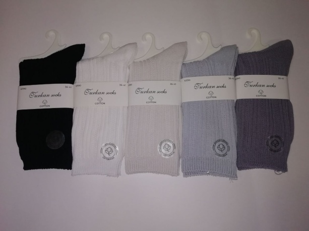 Женские носки средней длины с узорами