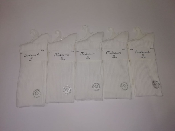 Женские носки высокие, в рубчик, белые