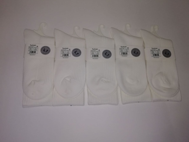 Женские носки высокие, в рубчик, белые