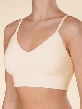 Майка-топ для женщин на тонких бретелях (молочный)