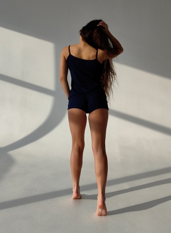 Пижама из вискозы с топом и шортами