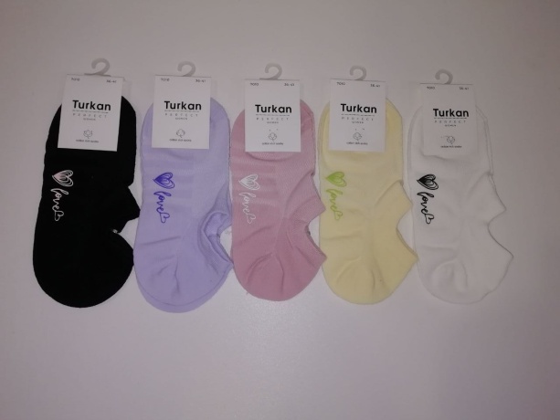 Женские носки-следки c надписью "love" на стопе