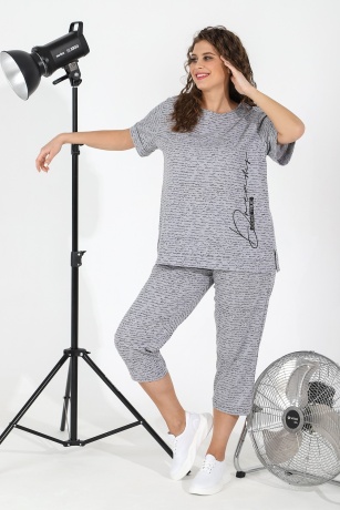 Костюм женский Письмена