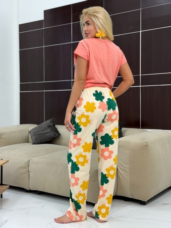 Женская пижама розово-желтая с цветами