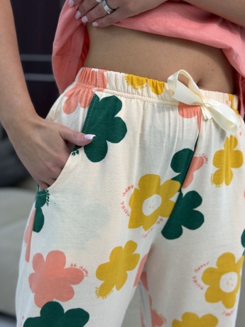 Женская пижама розово-желтая с цветами